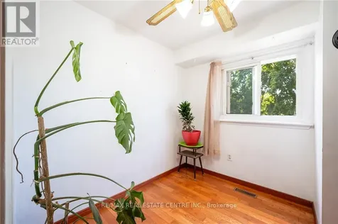 51 Paulander Drive Kitchener ON N2M 5E5