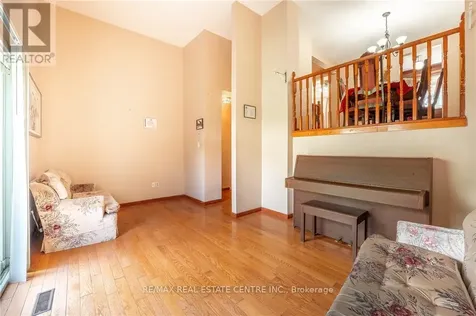 51 Paulander Drive Kitchener ON N2M 5E5
