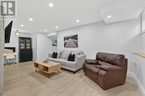 19 Cameron Street Springwater (centre Vespra) ON L9X 0S6