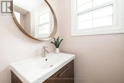 174 Lloydalex Crescent Ottawa ON K0A 1L0
