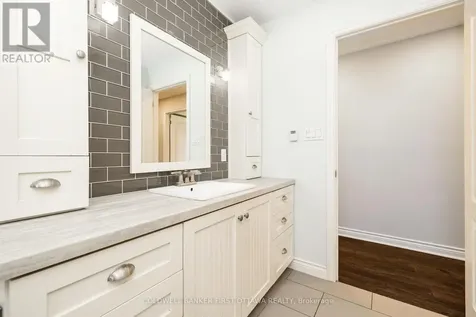 174 Lloydalex Crescent Ottawa ON K0A 1L0