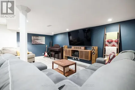 174 Lloydalex Crescent Ottawa ON K0A 1L0