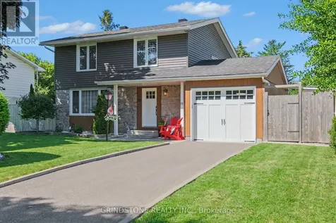 20 Lavina Crescent Ottawa ON K2H 7P2