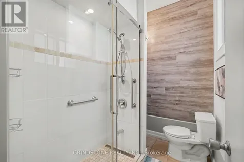 20 Lavina Crescent Ottawa ON K2H 7P2