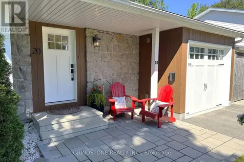 20 Lavina Crescent Ottawa ON K2H 7P2