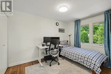 20 Lavina Crescent Ottawa ON K2H 7P2