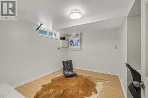 20 Lavina Crescent Ottawa ON K2H 7P2