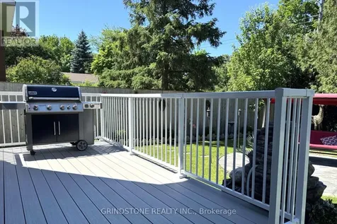 20 Lavina Crescent Ottawa ON K2H 7P2