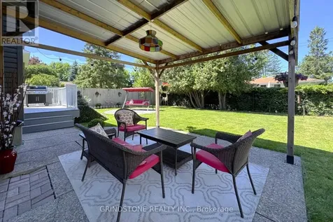 20 Lavina Crescent Ottawa ON K2H 7P2
