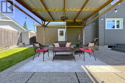 20 Lavina Crescent Ottawa ON K2H 7P2