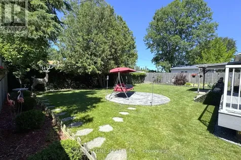 20 Lavina Crescent Ottawa ON K2H 7P2