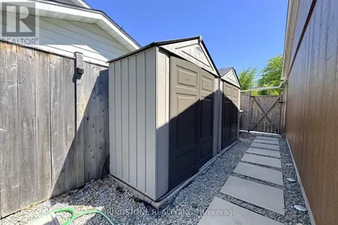 20 Lavina Crescent Ottawa ON K2H 7P2