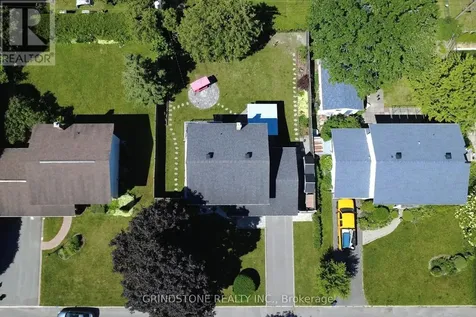 20 Lavina Crescent Ottawa ON K2H 7P2