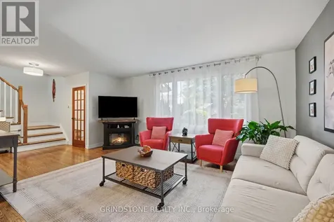 20 Lavina Crescent Ottawa ON K2H 7P2