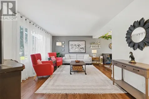 20 Lavina Crescent Ottawa ON K2H 7P2