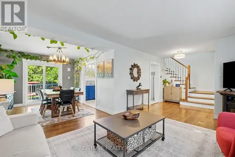 20 Lavina Crescent Ottawa ON K2H 7P2