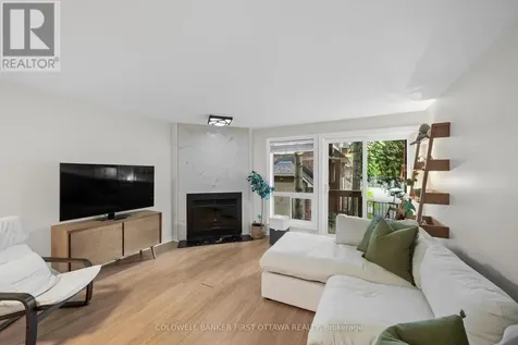 386 Briston Private Ottawa ON K1G 5R3