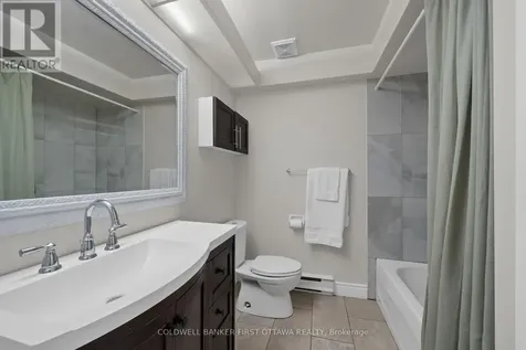 386 Briston Private Ottawa ON K1G 5R3