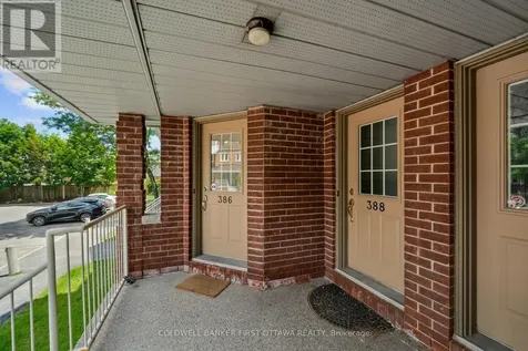 386 Briston Private Ottawa ON K1G 5R3