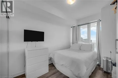 2007 James Street Burlington ON L7R 0G7