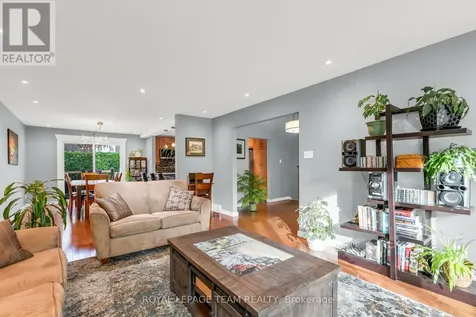 62 Northpark Drive Ottawa ON K1B 3R8