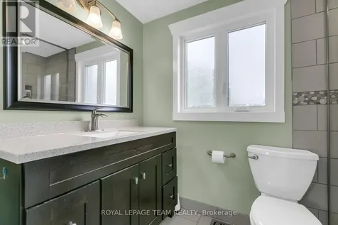 62 Northpark Drive Ottawa ON K1B 3R8