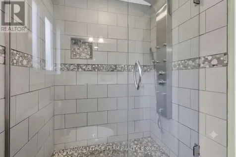 62 Northpark Drive Ottawa ON K1B 3R8