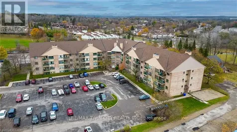 15 Hofstetter Avenue Kitchener ON N2A 3Z7