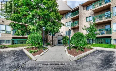 15 Hofstetter Avenue Kitchener ON N2A 3Z7