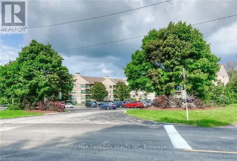 15 Hofstetter Avenue Kitchener ON N2A 3Z7