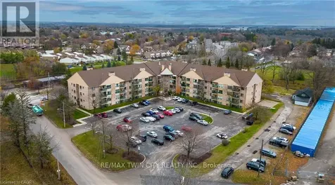 15 Hofstetter Avenue Kitchener ON N2A 3Z7
