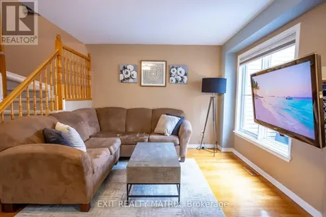 4620 Ogilvie Walk Crescent Ottawa ON K1J 1G7
