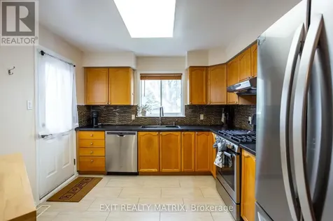 4620 Ogilvie Walk Crescent Ottawa ON K1J 1G7