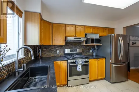4620 Ogilvie Walk Crescent Ottawa ON K1J 1G7