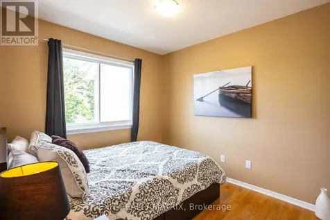 4620 Ogilvie Walk Crescent Ottawa ON K1J 1G7