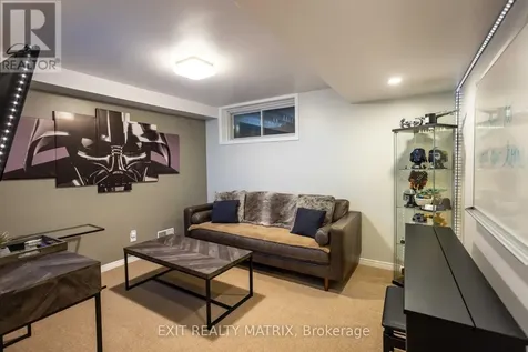 4620 Ogilvie Walk Crescent Ottawa ON K1J 1G7