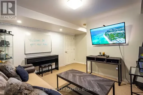 4620 Ogilvie Walk Crescent Ottawa ON K1J 1G7
