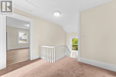 164 Maple Avenue Pembroke ON K8A 1L2