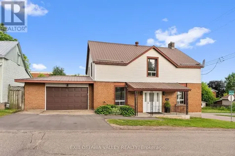 164 Maple Avenue Pembroke ON K8A 1L2