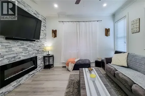 58 East 22nd Street Hamilton ON L8V 2V3