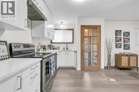 3425 Rankin Windsor ON N9E 3C4