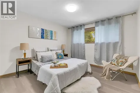 3425 Rankin Windsor ON N9E 3C4