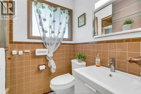 3425 Rankin Windsor ON N9E 3C4