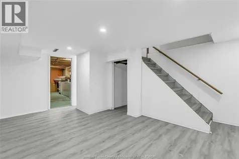 3425 Rankin Windsor ON N9E 3C4