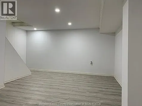 3425 Rankin Windsor ON N9E 3C4