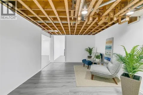 3425 Rankin Windsor ON N9E 3C4