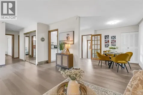 3425 Rankin Windsor ON N9E 3C4
