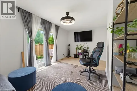 138 Blackhorne Drive Kitchener ON N2E 1Z3