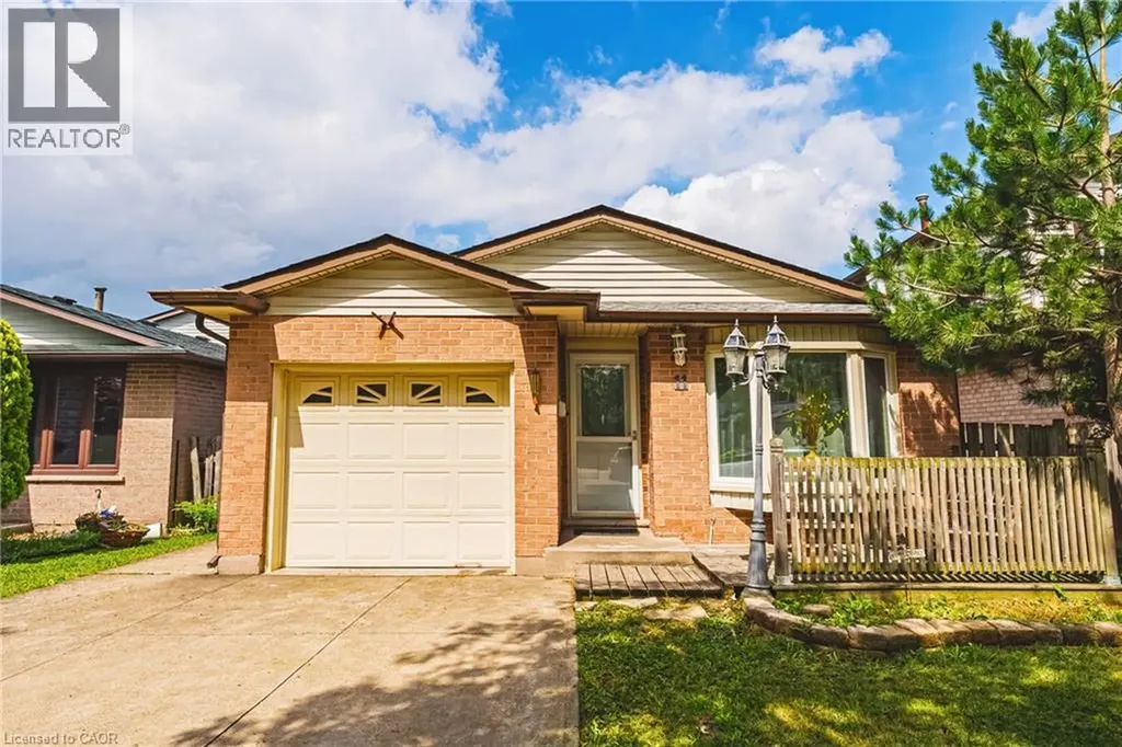 11 Drakes Drive Hamilton ON L8E 4G4