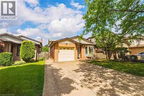 11 Drakes Drive Hamilton ON L8E 4G4